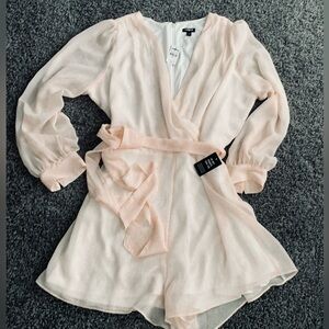 EXPRESS NWT Romper Peach Chiffon Size XL